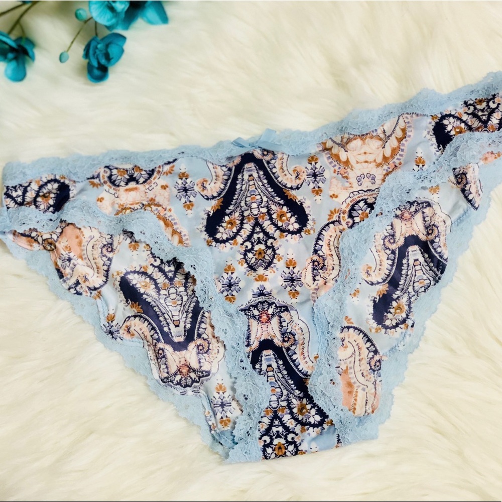 NWT VS Panties Size M